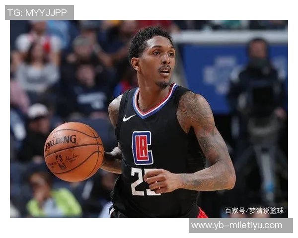 莺歌盛赞教练激情四溢称其为球队领袖能量满满激励全队士气