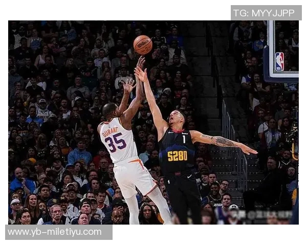 杜兰特全场高效表现20投13中砍下30分6篮板5助攻1盖帽助球队获胜 杜兰特全场高效表现20投13中砍下30分6篮板5助攻1盖帽助球队获胜